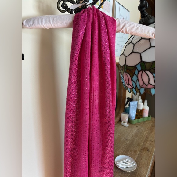 Pink sequin scarf - Picture 3 of 5